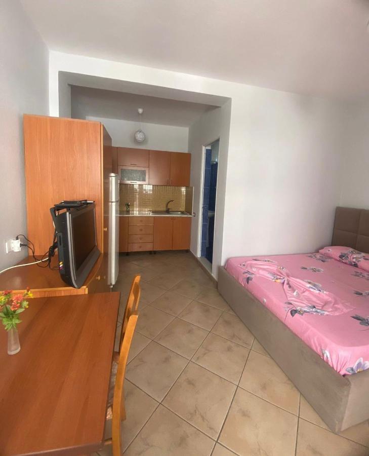 Armando Home-free Parking Included Vlore